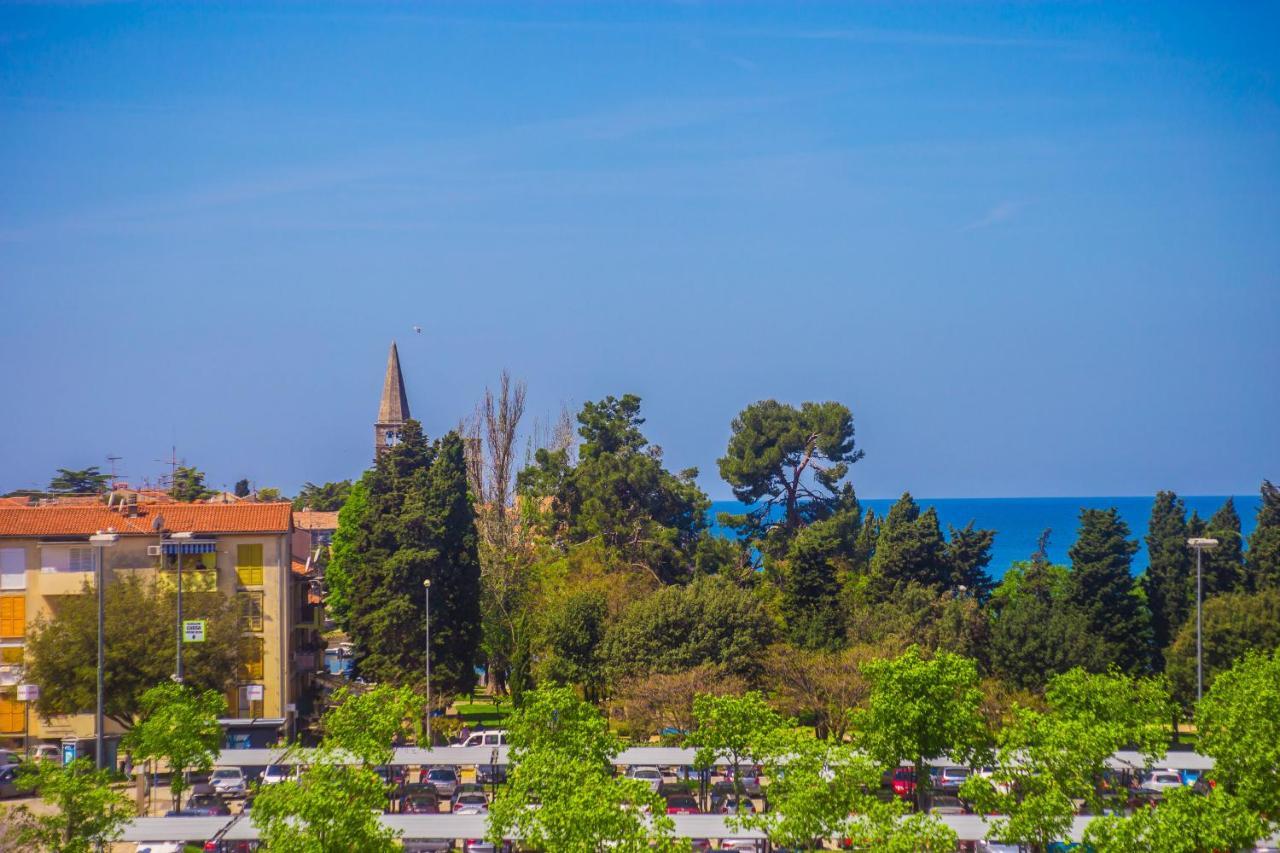 Apartment Dora Near Sea And Center With Private Garage Porec Exterior photo