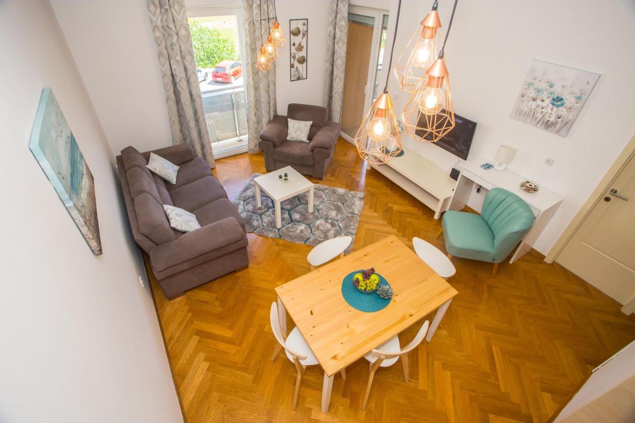 Apartment Dora Near Sea And Center With Private Garage Porec Exterior photo